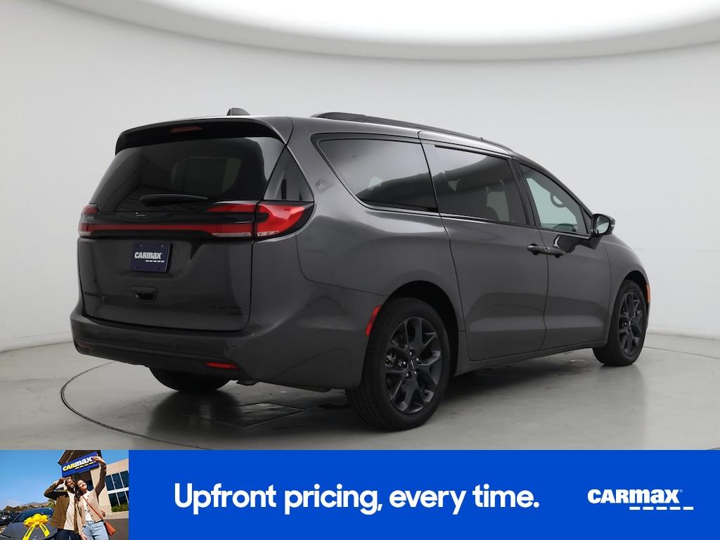 used 2022 Chrysler Pacifica car, priced at $36,998