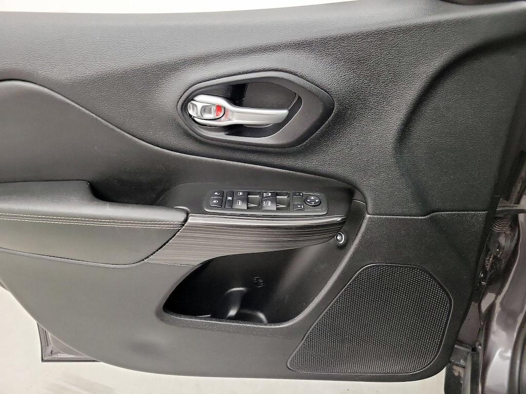 used 2014 Jeep Cherokee car, priced at $13,998