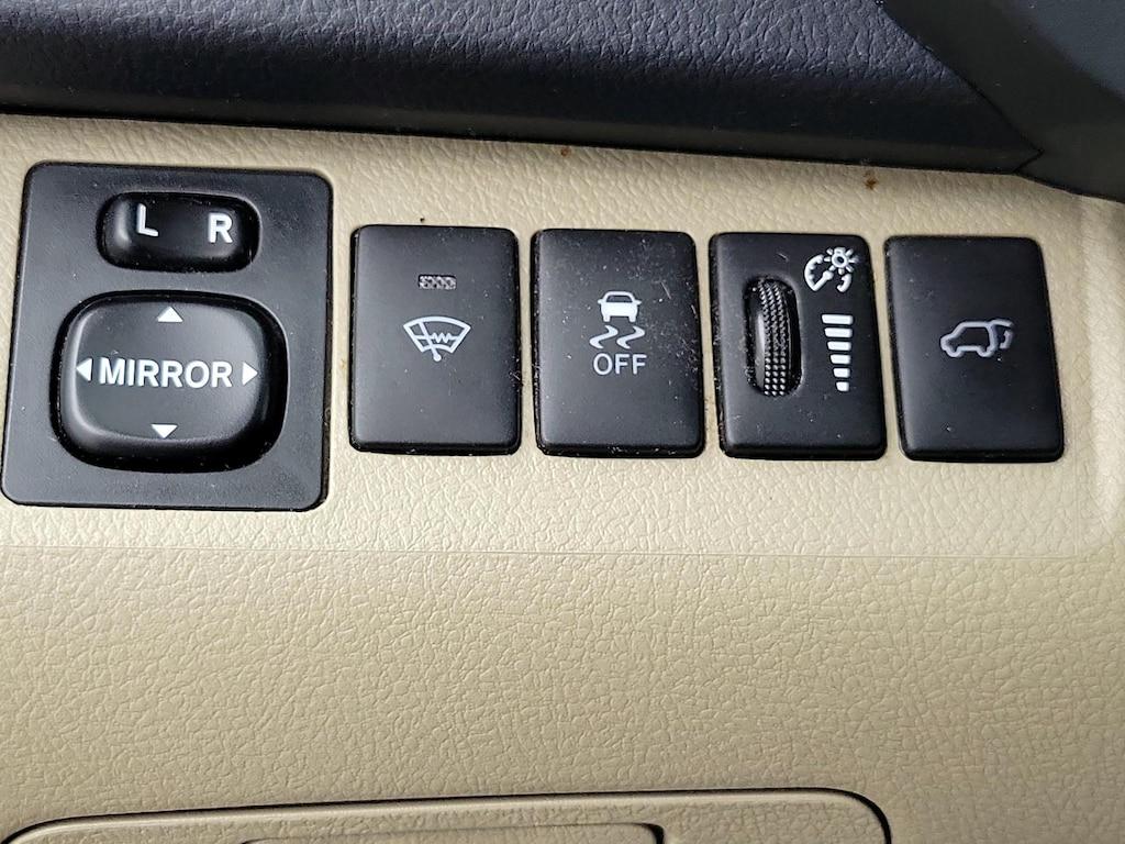 used 2013 Toyota Highlander car, priced at $22,998