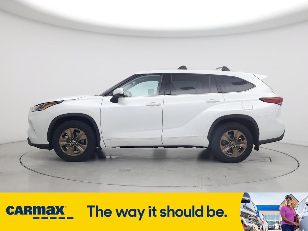 used 2022 Toyota Highlander Hybrid car, priced at $45,998