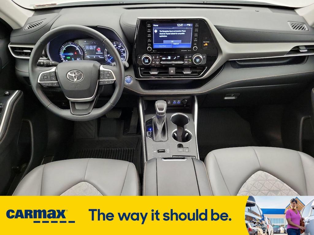 used 2022 Toyota Highlander Hybrid car, priced at $45,998