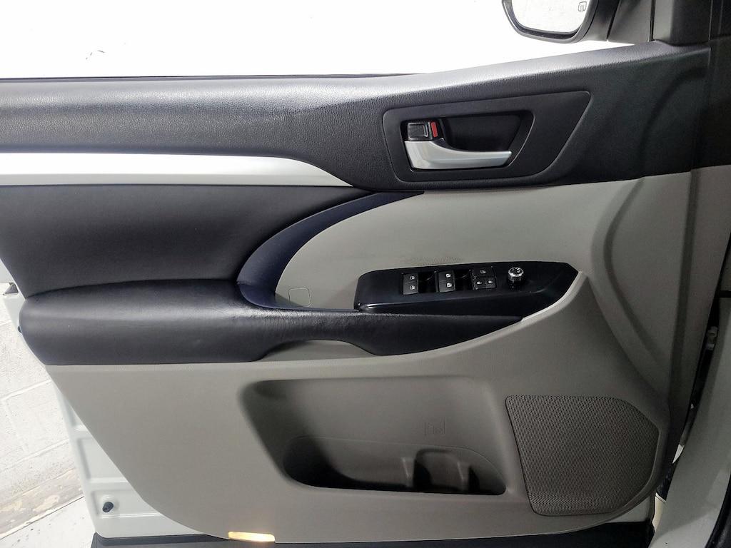 used 2018 Toyota Highlander car, priced at $21,998
