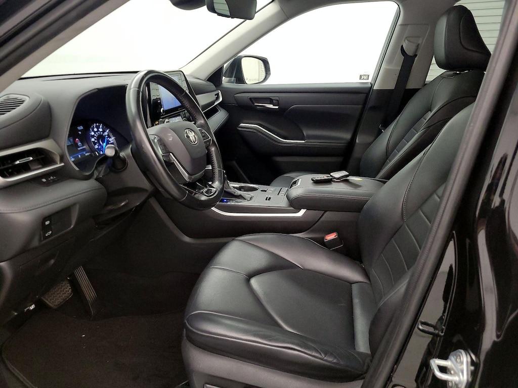 used 2021 Toyota Highlander Hybrid car, priced at $33,998