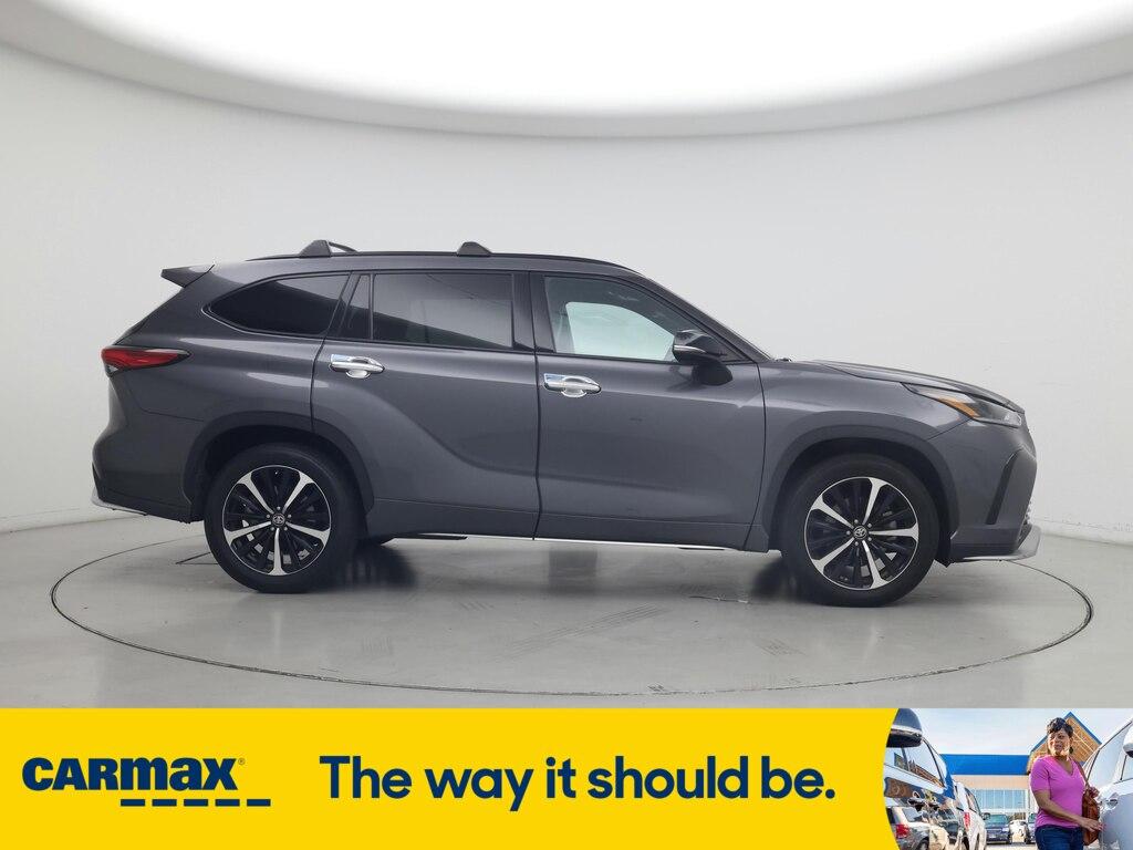 used 2021 Toyota Highlander car, priced at $31,998