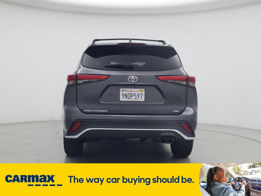 used 2021 Toyota Highlander car, priced at $31,998