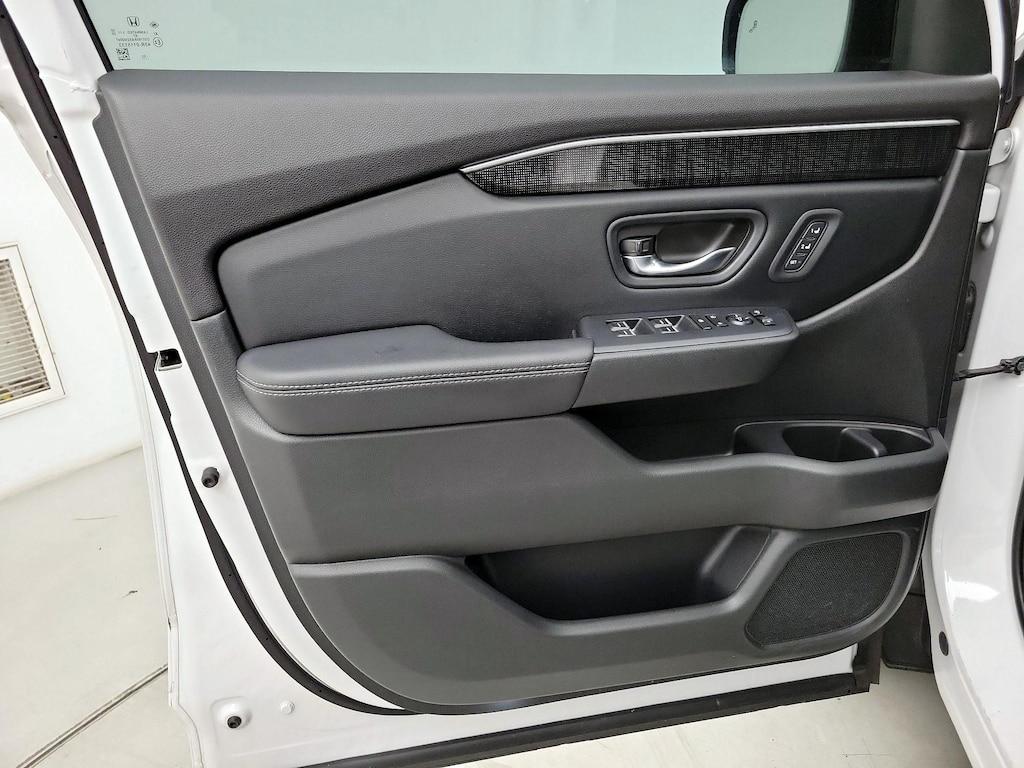 used 2023 Honda Pilot car, priced at $48,998