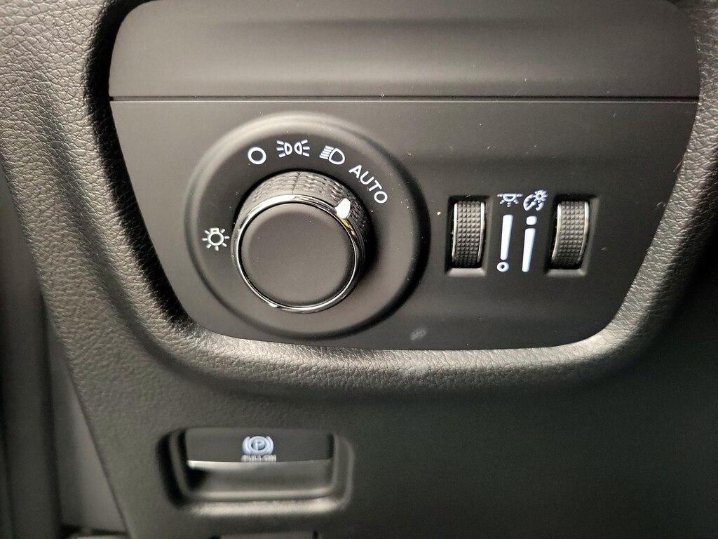 used 2024 Jeep Grand Cherokee car, priced at $32,998