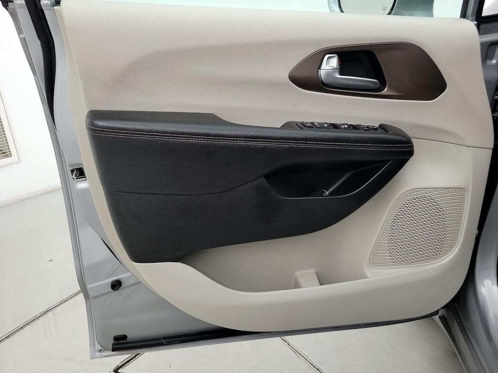 used 2018 Chrysler Pacifica car, priced at $16,998