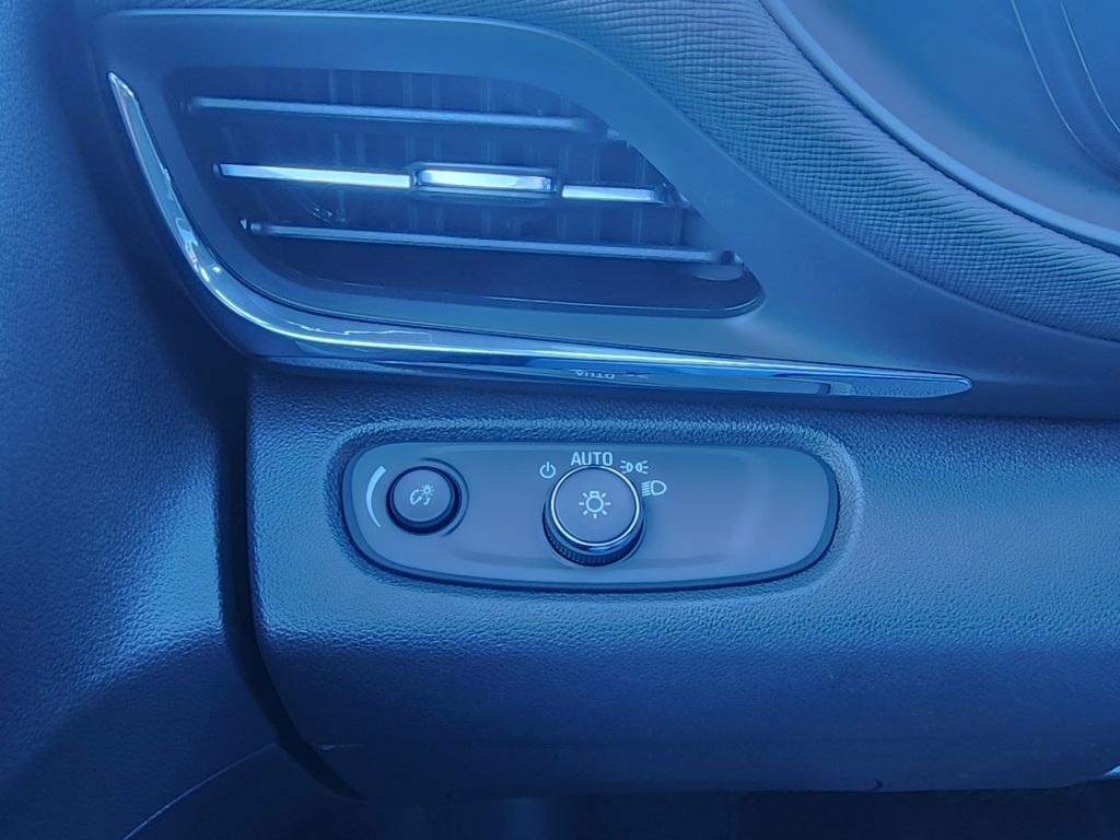 new 2025 Buick Envista car, priced at $25,785