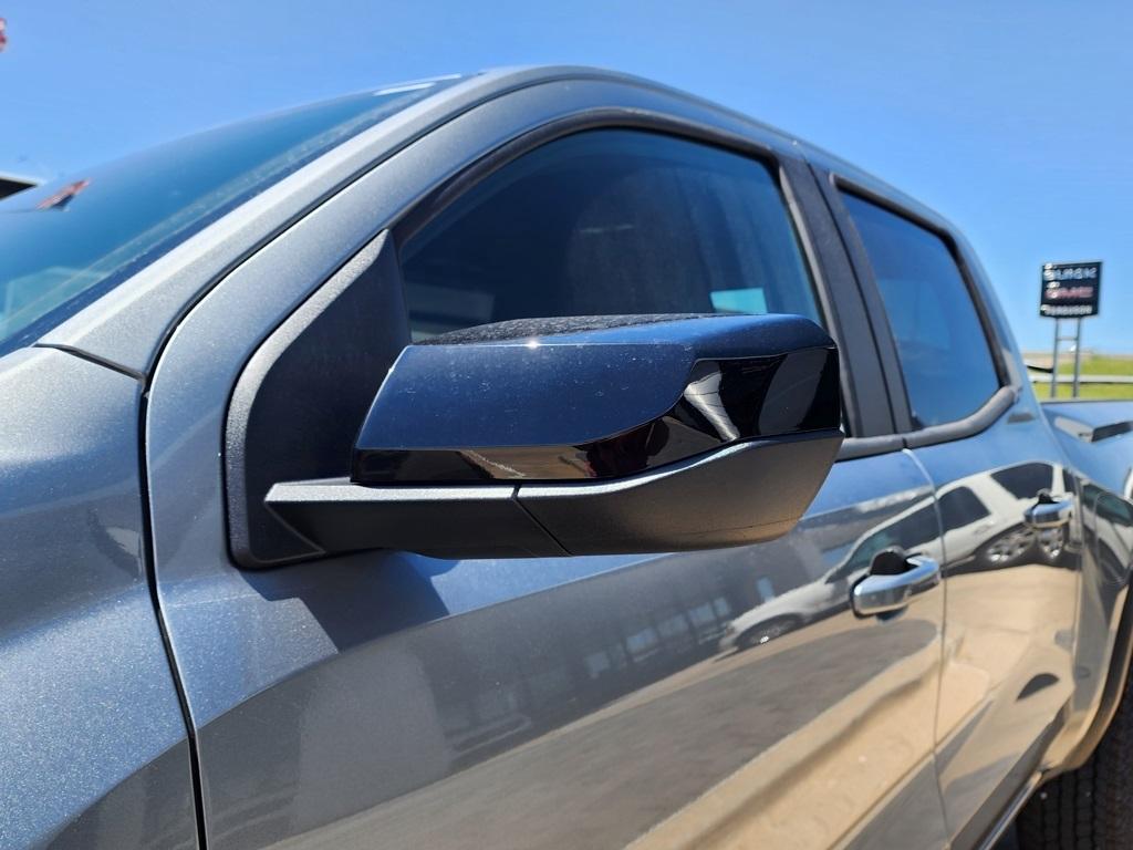 new 2025 GMC Canyon car, priced at $40,975