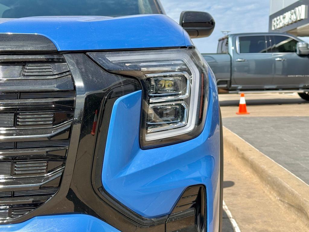 new 2025 GMC Terrain car, priced at $33,580
