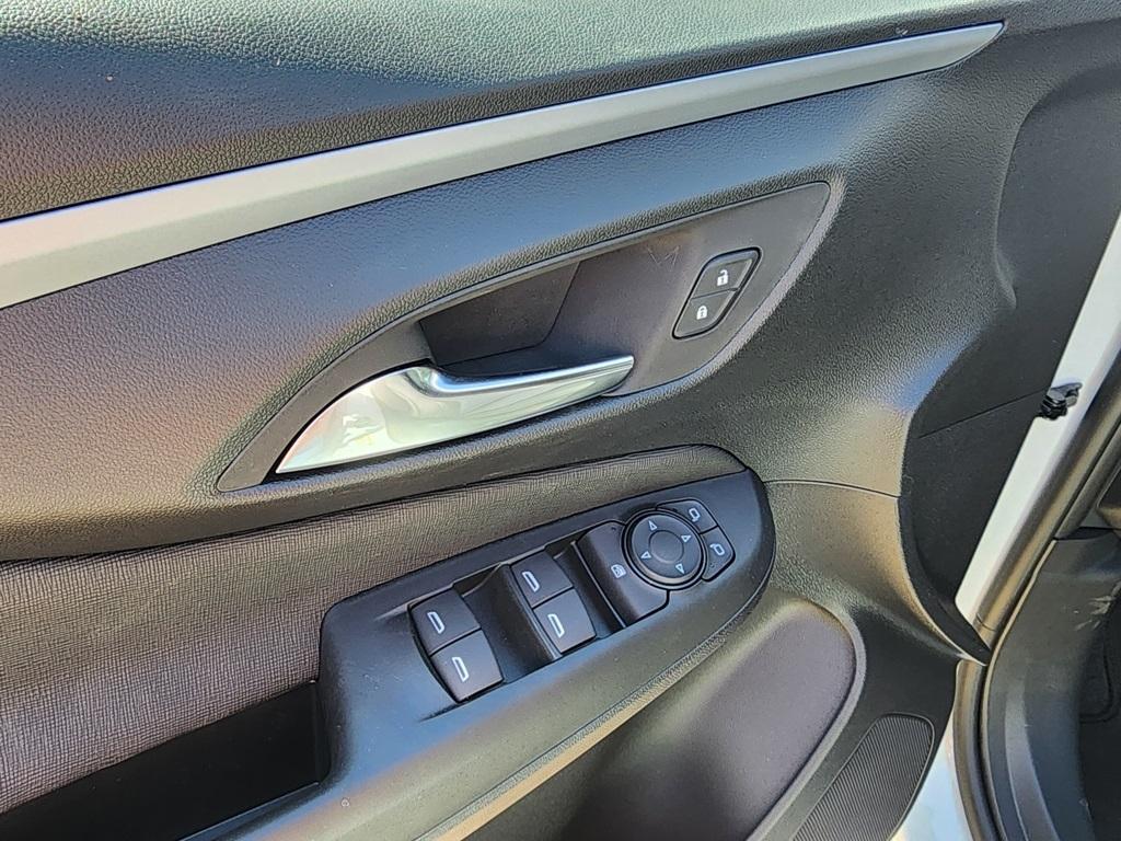 new 2025 Buick Envista car, priced at $25,290