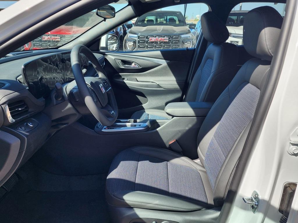 new 2025 Buick Envista car, priced at $25,290