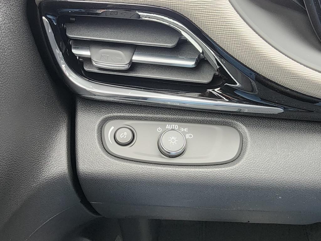 new 2025 Buick Envista car, priced at $30,185