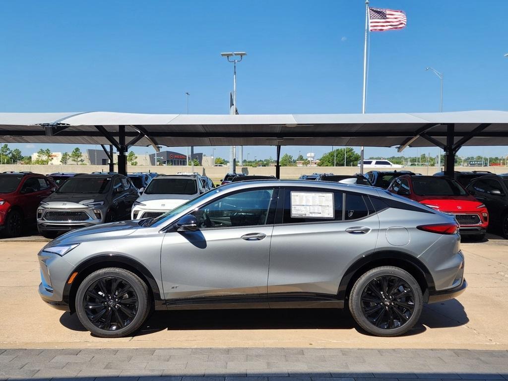 new 2025 Buick Envista car, priced at $30,465
