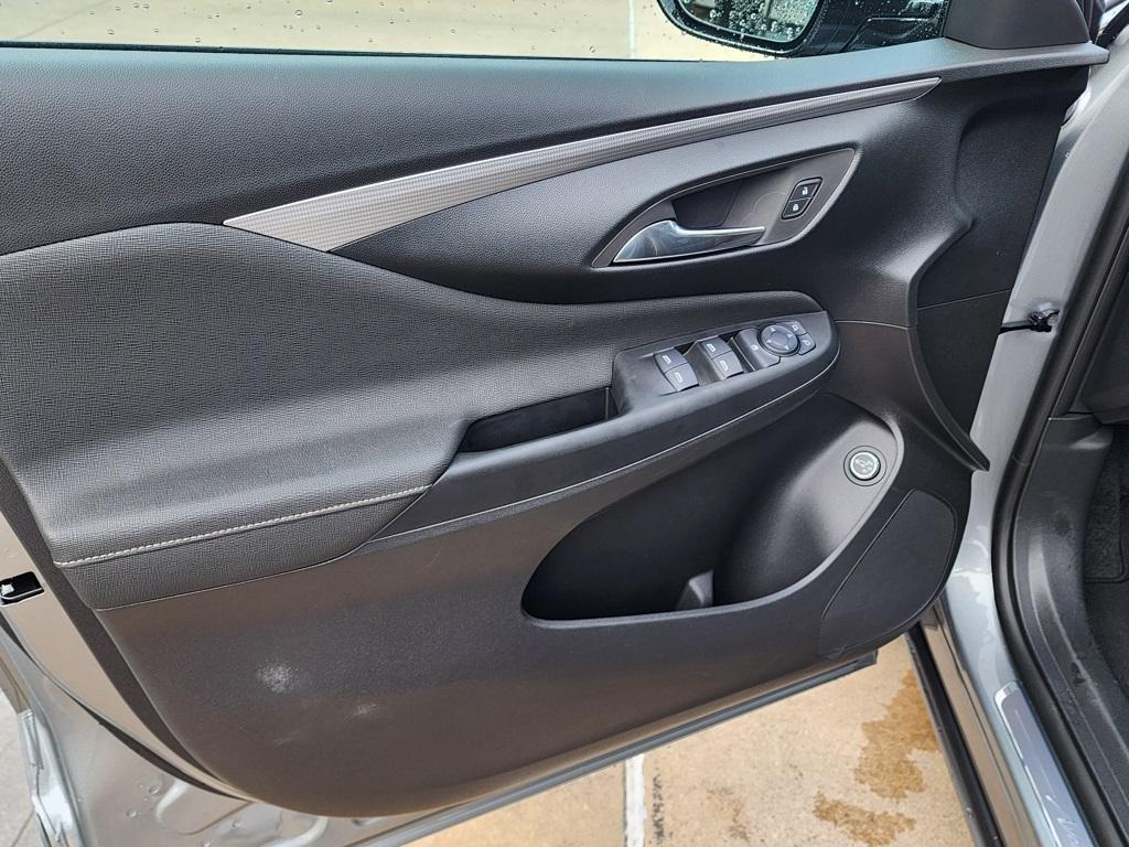 new 2025 Buick Envista car, priced at $29,285