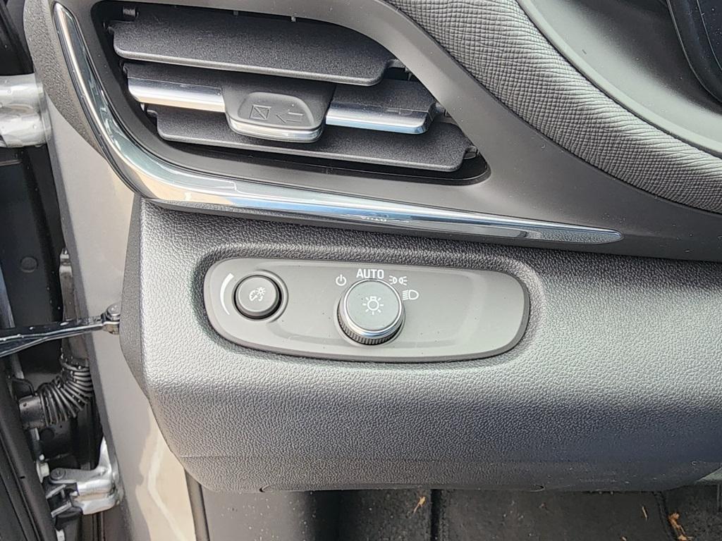 new 2025 Buick Envista car, priced at $25,785