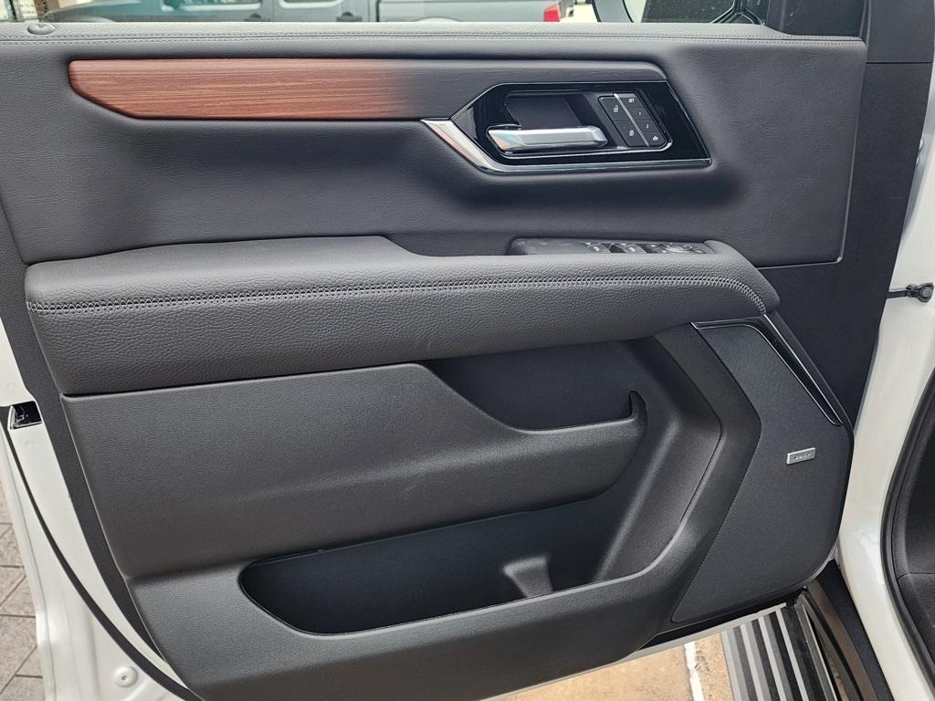 new 2025 GMC Yukon XL car, priced at $93,175