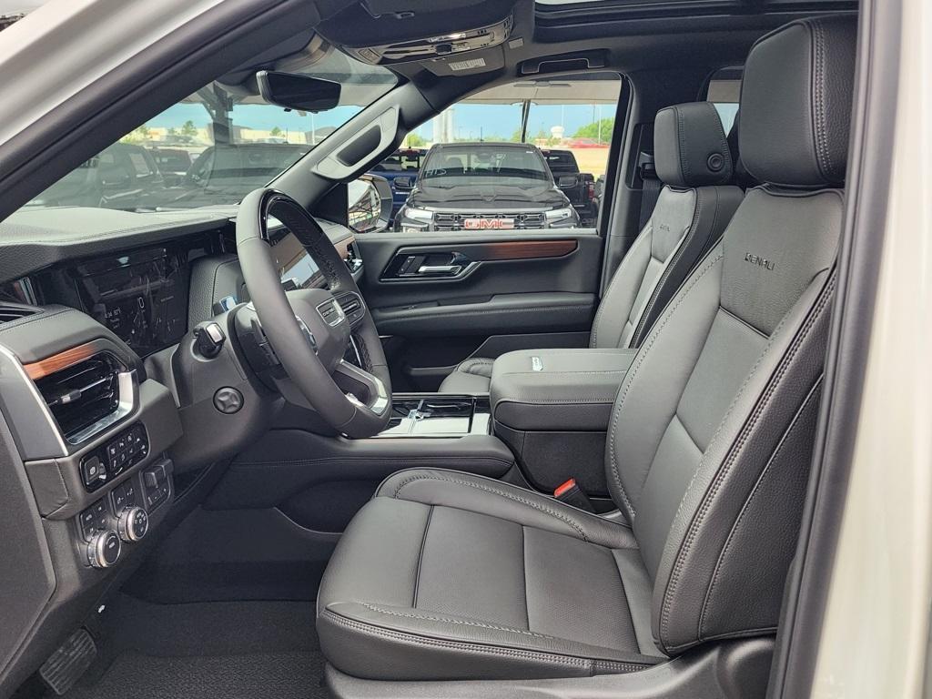 new 2025 GMC Yukon XL car, priced at $93,175