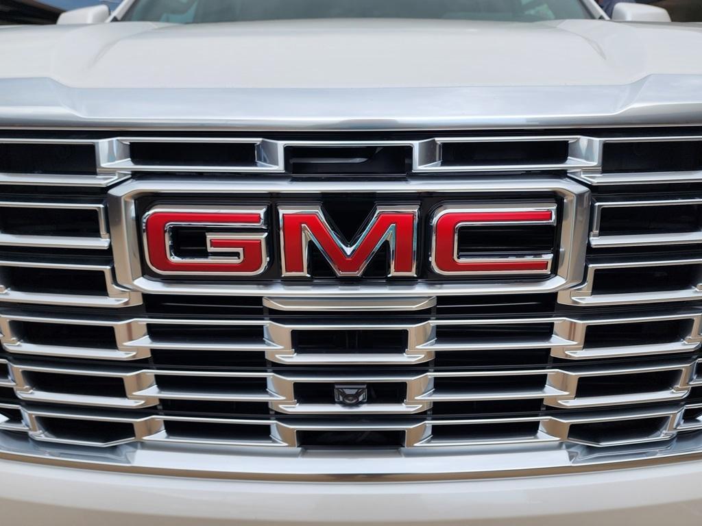 new 2025 GMC Yukon XL car, priced at $93,175