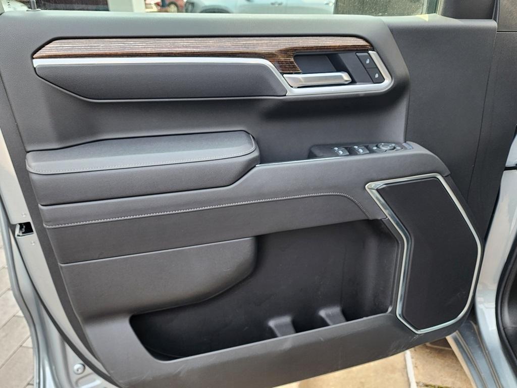 new 2025 GMC Sierra 1500 car, priced at $44,540