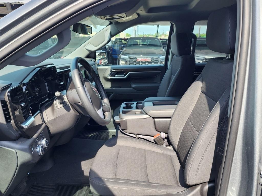 new 2025 GMC Sierra 1500 car, priced at $44,540