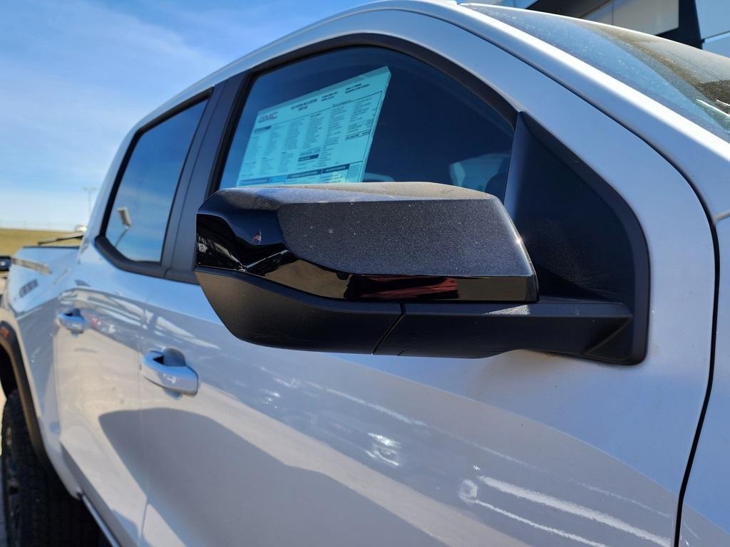 new 2025 GMC Canyon car, priced at $44,175