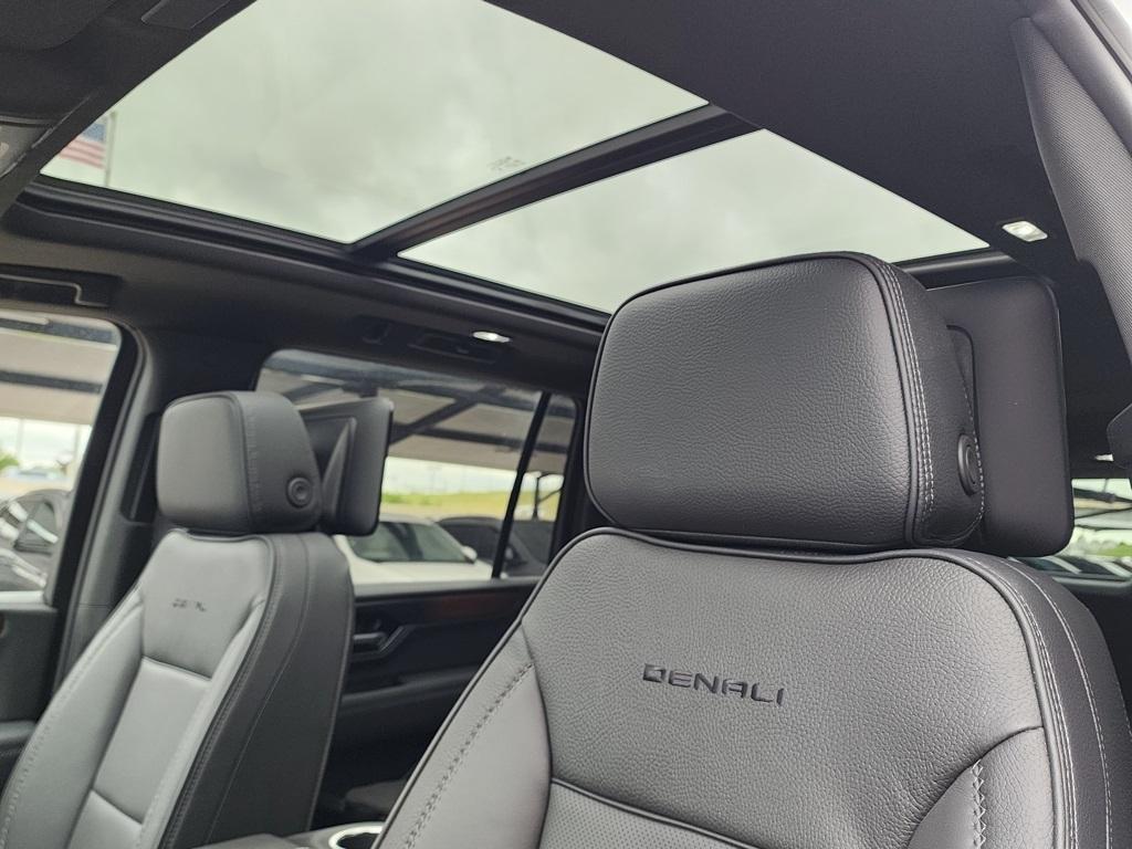 new 2025 GMC Yukon XL car, priced at $88,975