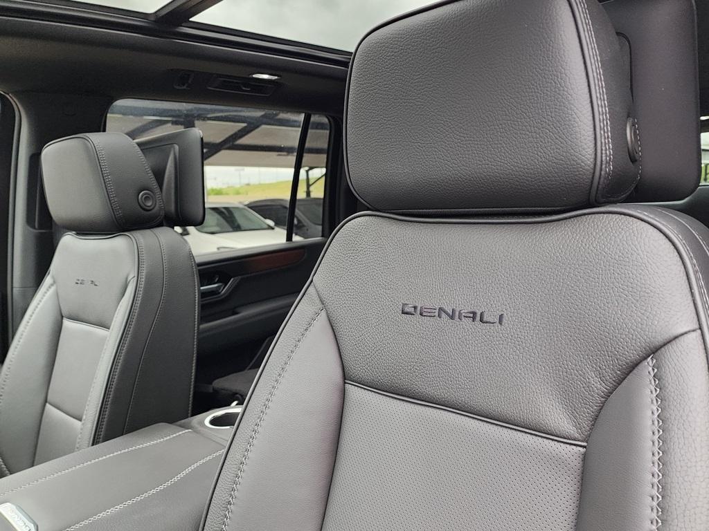 new 2025 GMC Yukon XL car, priced at $88,975