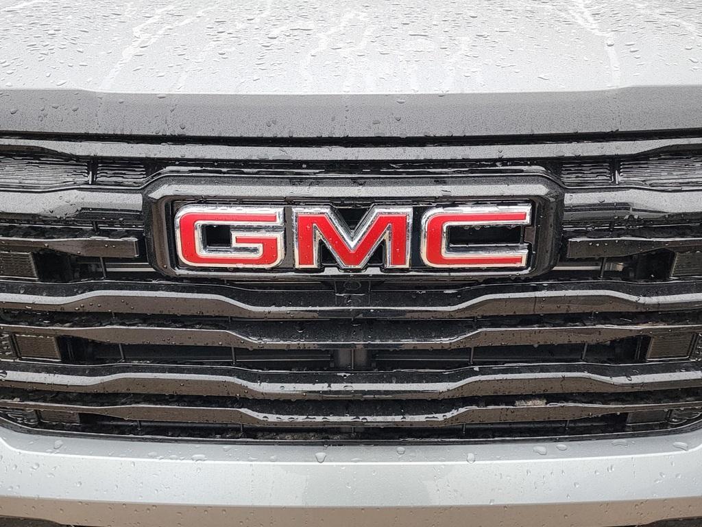 new 2025 GMC Terrain car, priced at $33,085