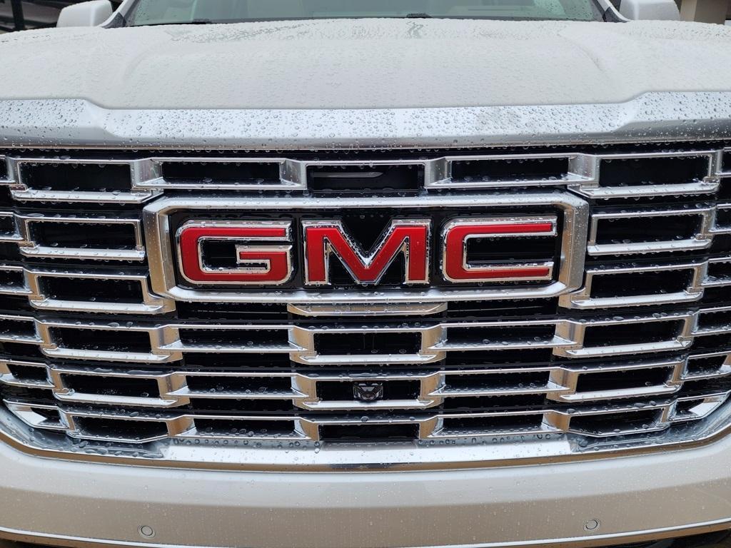 new 2025 GMC Yukon car, priced at $94,775
