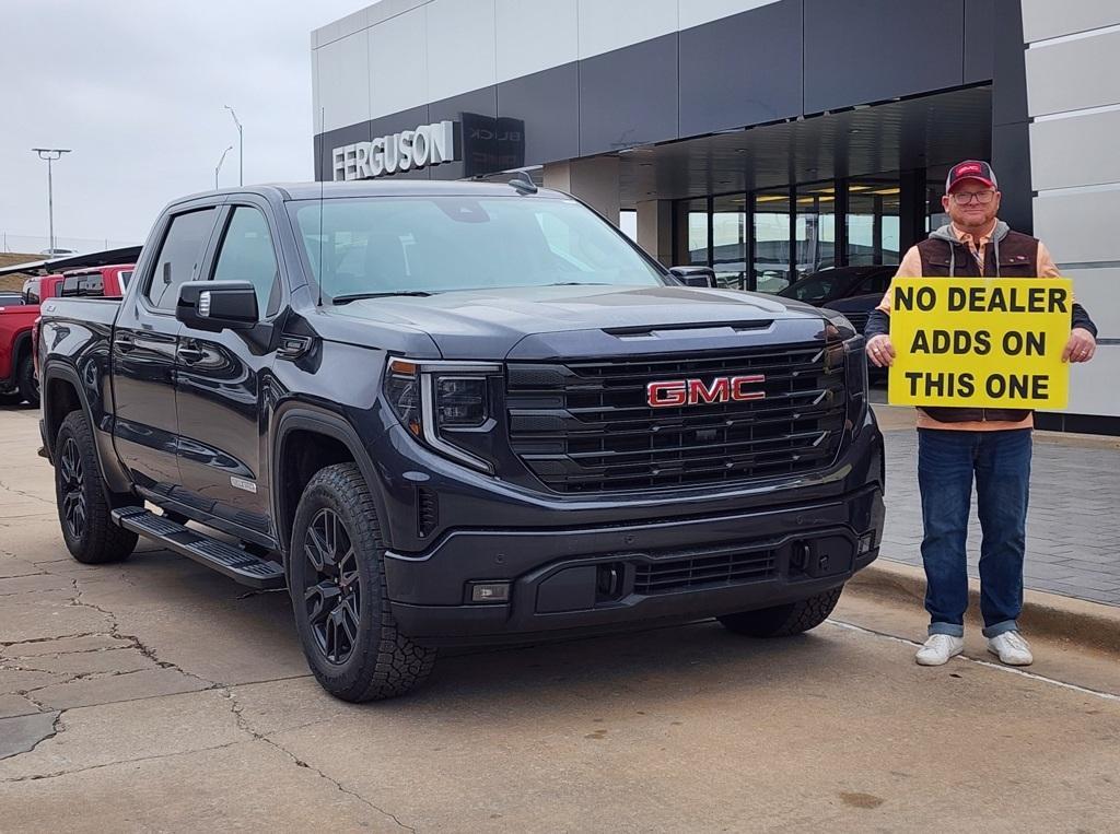 new 2025 GMC Sierra 1500 car, priced at $58,030