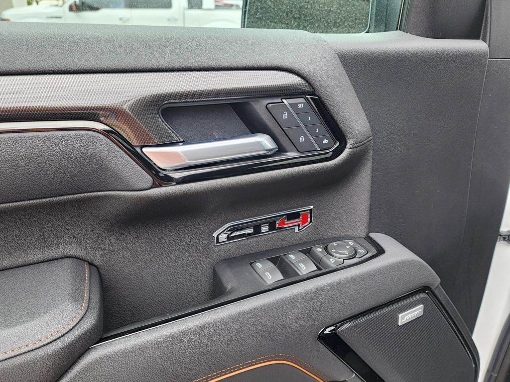 new 2025 GMC Sierra 1500 car, priced at $68,605
