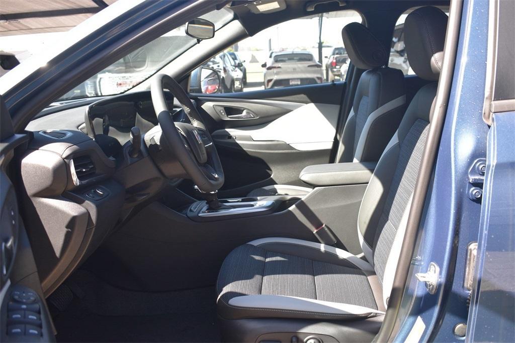 new 2025 Buick Envista car, priced at $25,675