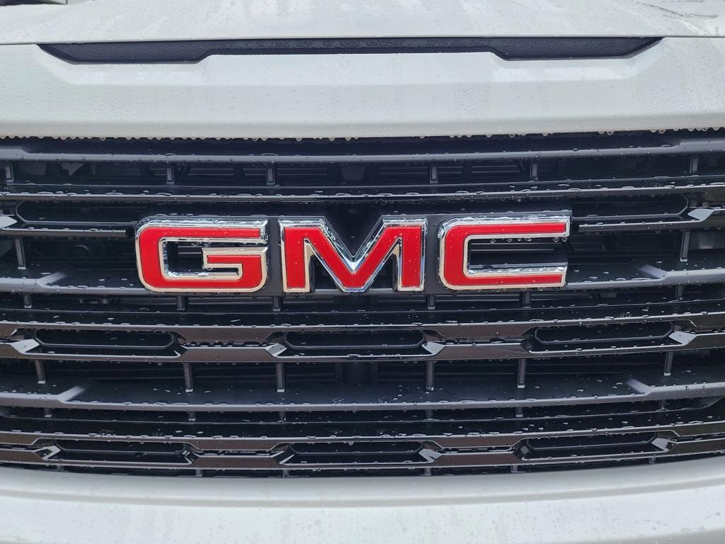 new 2025 GMC Sierra 1500 car, priced at $52,825