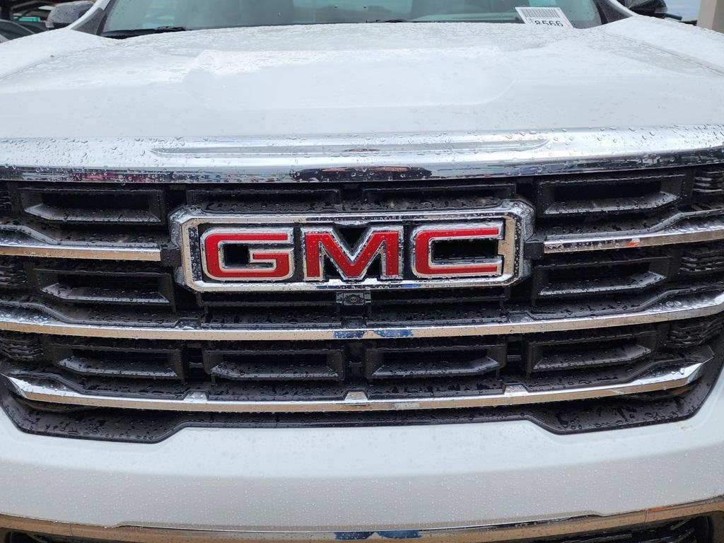 new 2025 GMC Acadia car, priced at $42,995
