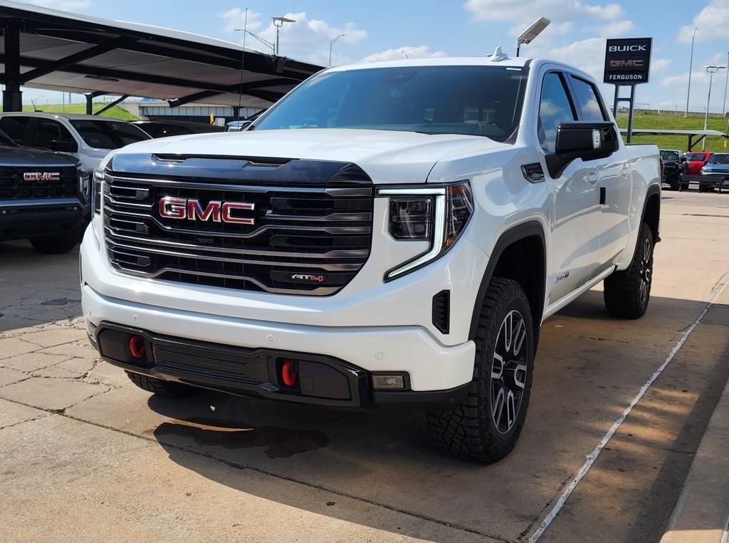 new 2025 GMC Sierra 1500 car, priced at $69,300