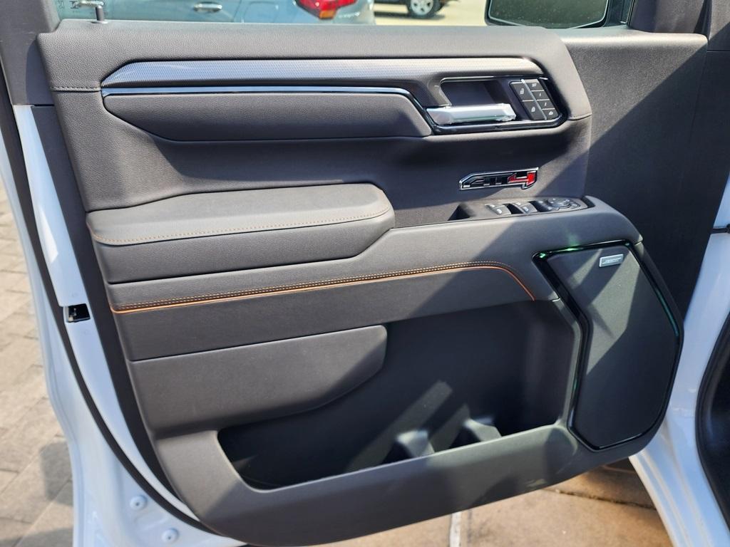 new 2025 GMC Sierra 1500 car, priced at $69,300