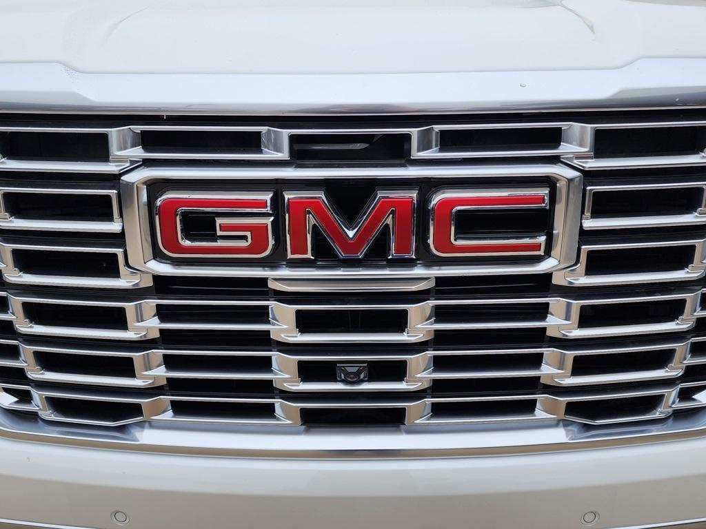 new 2025 GMC Yukon XL car, priced at $86,860