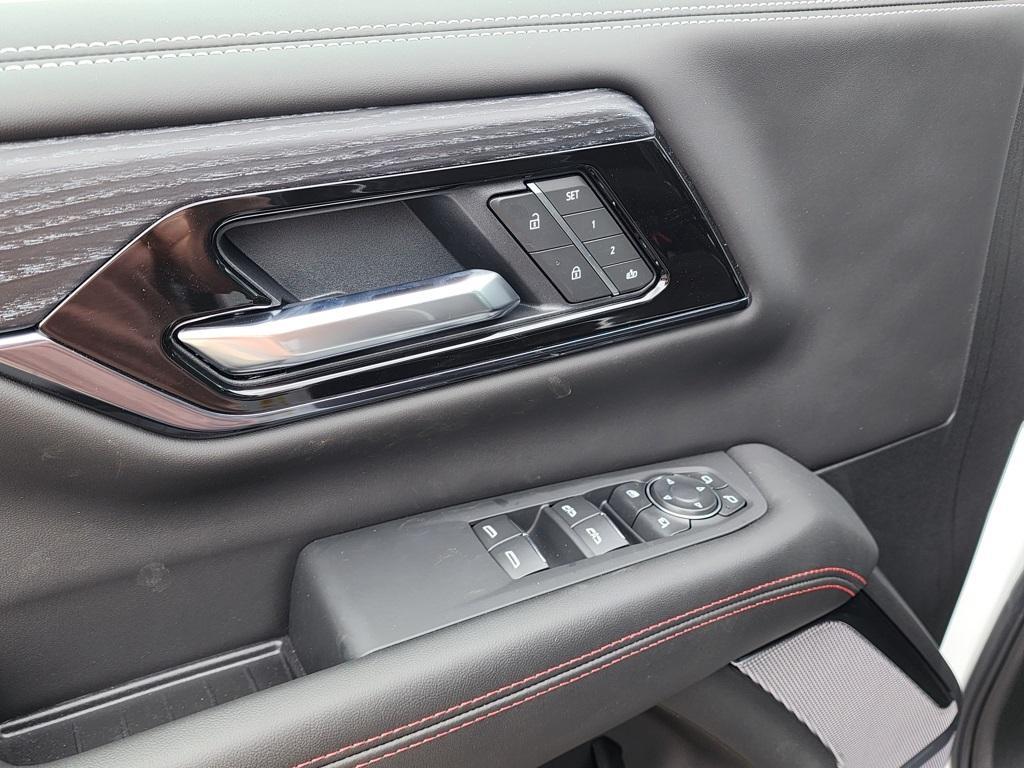 new 2025 GMC Yukon XL car, priced at $98,495