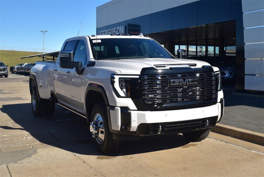 new 2025 GMC Sierra 3500 car, priced at $100,935