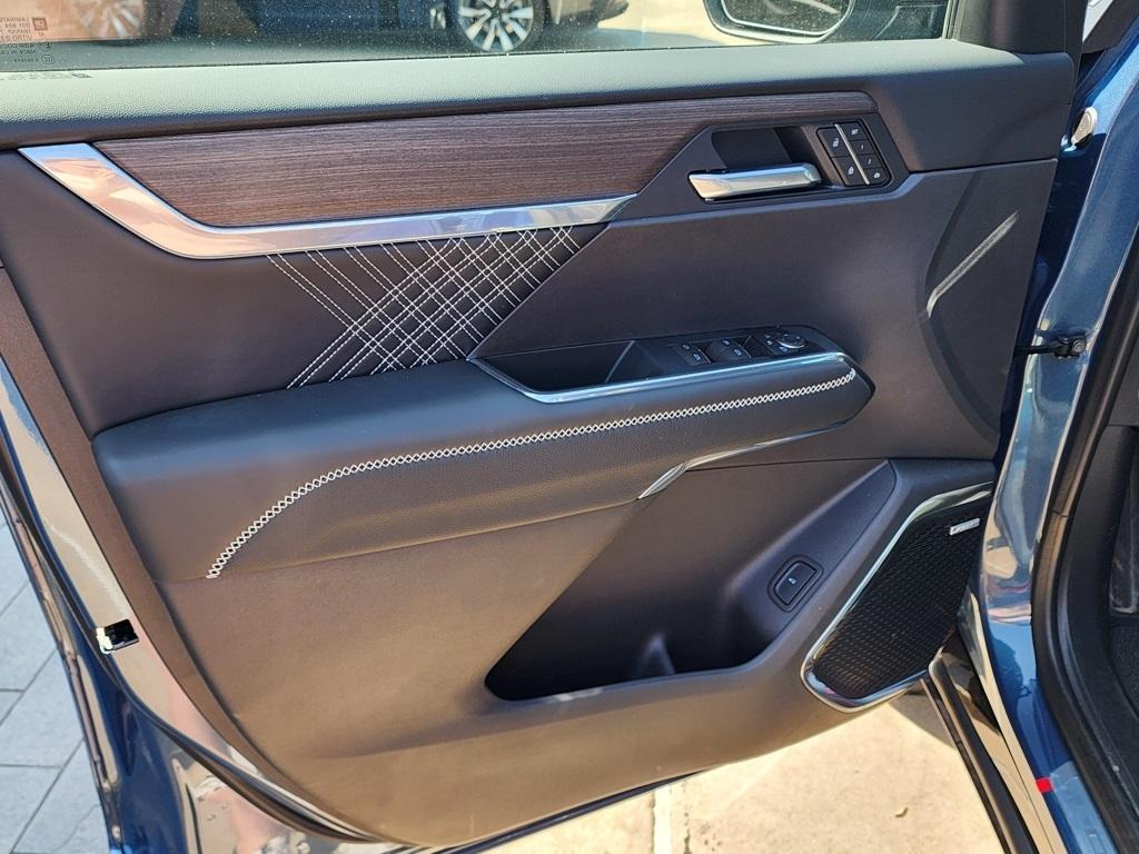 new 2025 GMC Acadia car, priced at $49,925