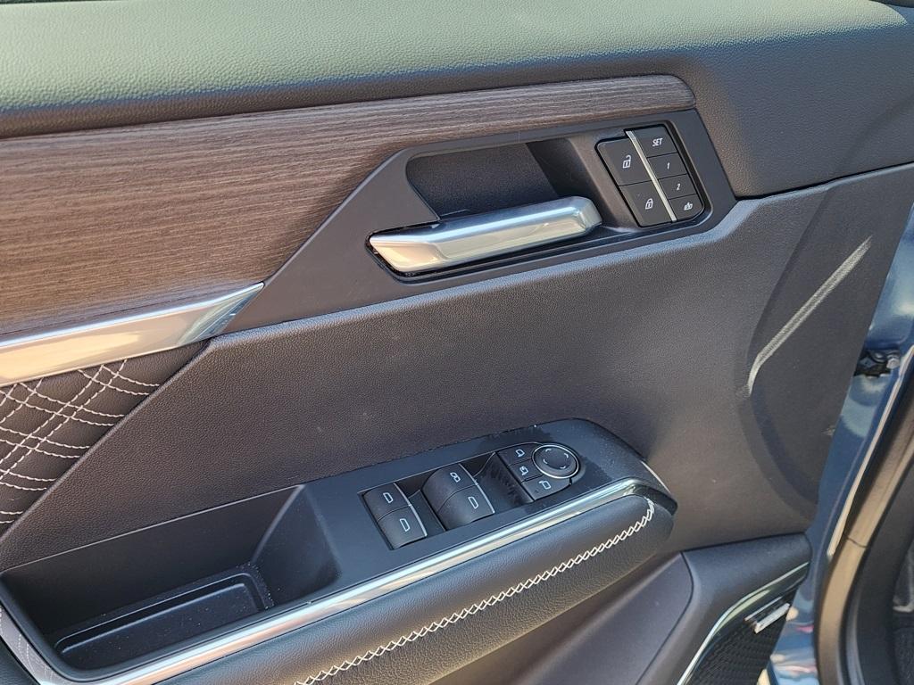 new 2025 GMC Acadia car, priced at $49,925