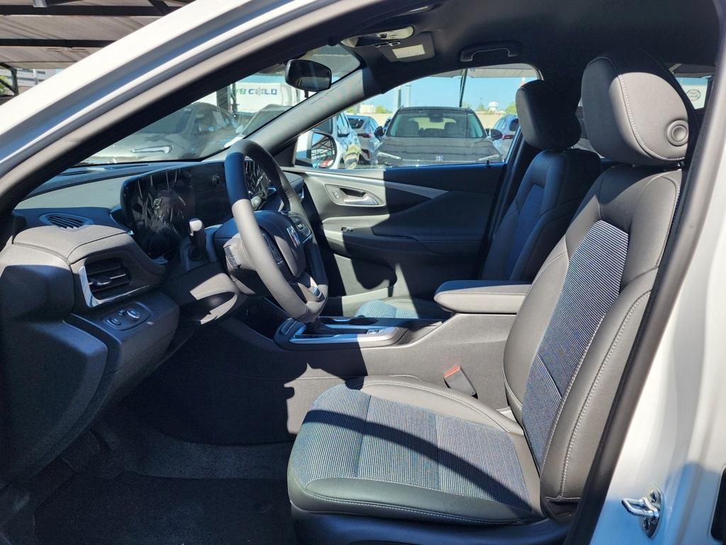 new 2025 Buick Envista car, priced at $23,190