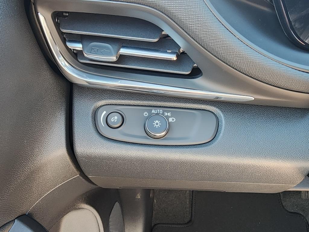 new 2025 Buick Envista car, priced at $23,190