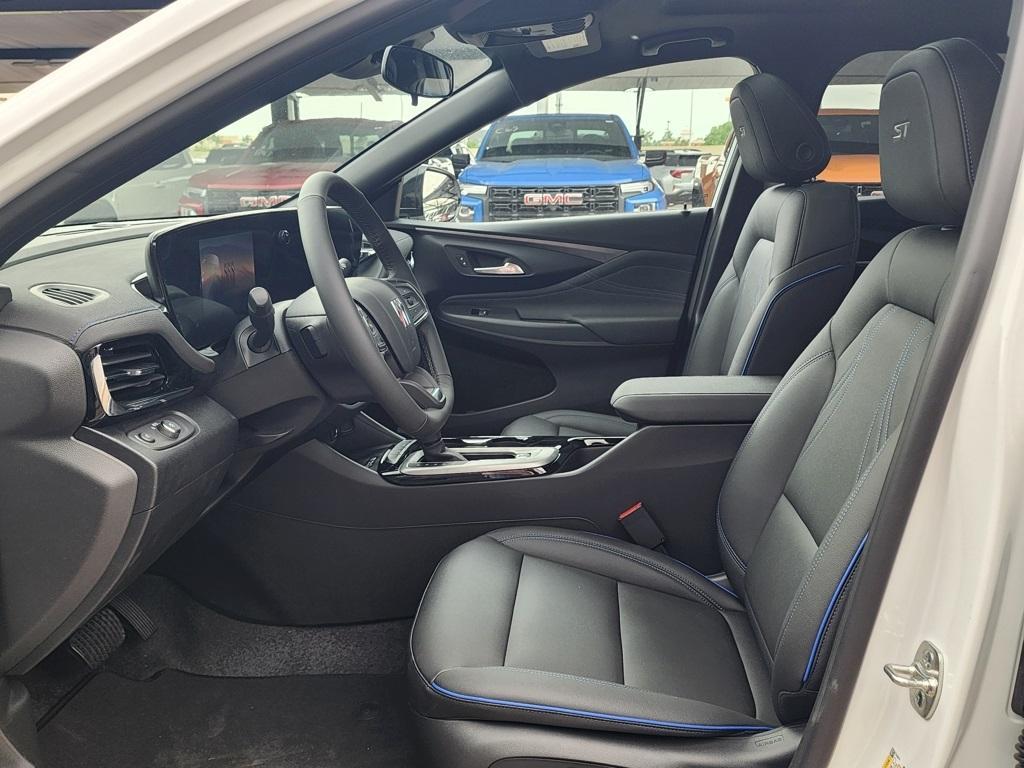 new 2025 Buick Envista car, priced at $29,270