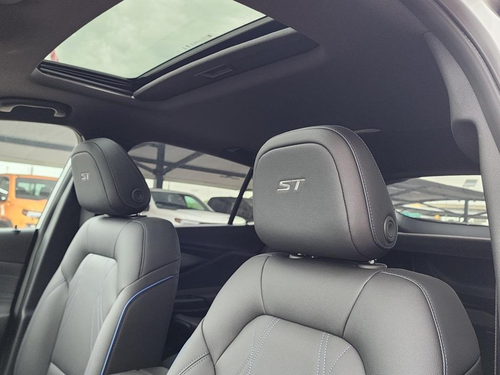new 2025 Buick Envista car, priced at $29,270