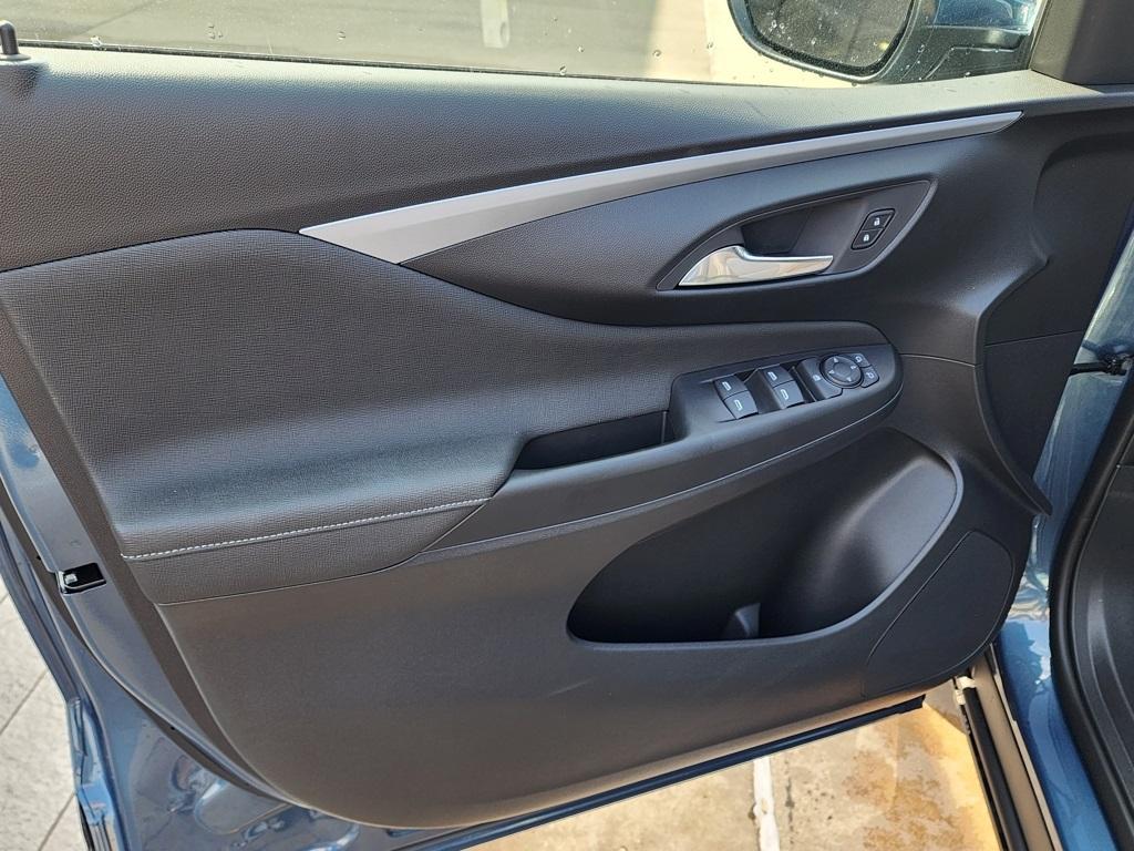 new 2025 Buick Envista car, priced at $23,185