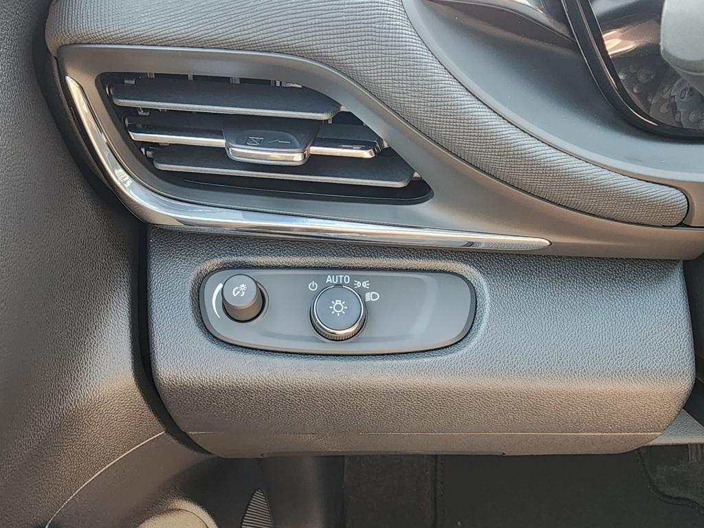 new 2025 Buick Envista car, priced at $23,185