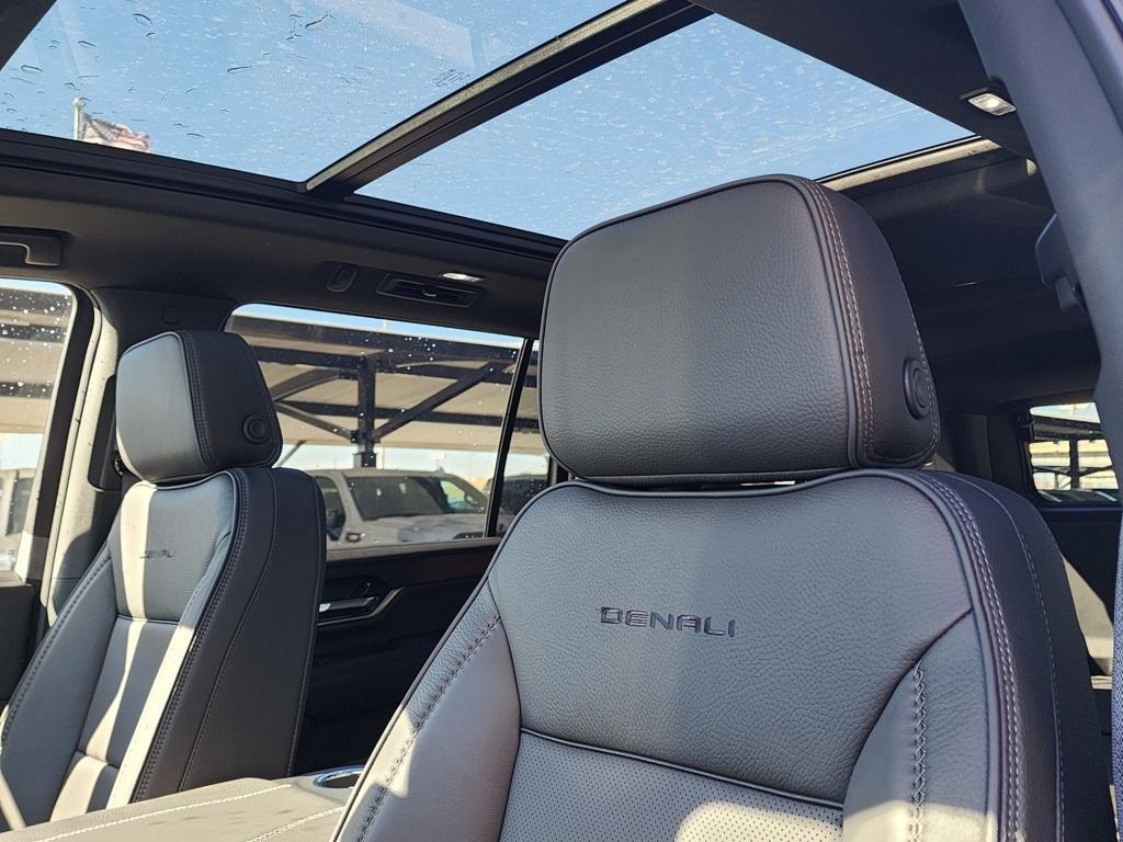 new 2025 GMC Yukon XL car, priced at $86,160